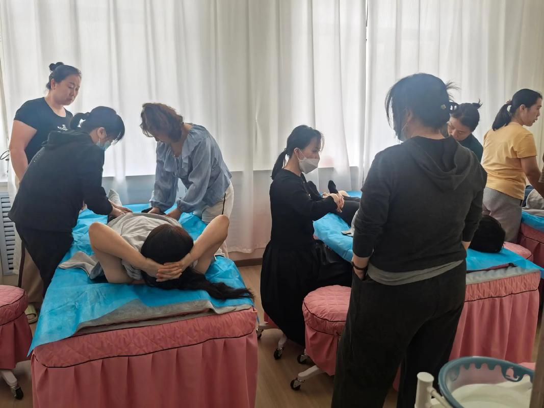 阿榮旗韻味媽媽高級(jí)無(wú)痛經(jīng)絡(luò)催乳師培訓(xùn)班開(kāi)班 掌握一技之長(zhǎng)的理想選擇